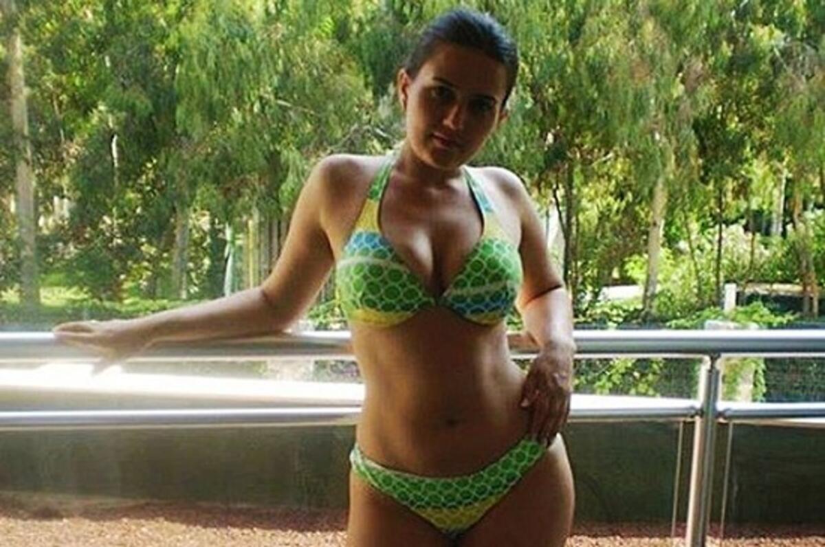 Latina bikini post