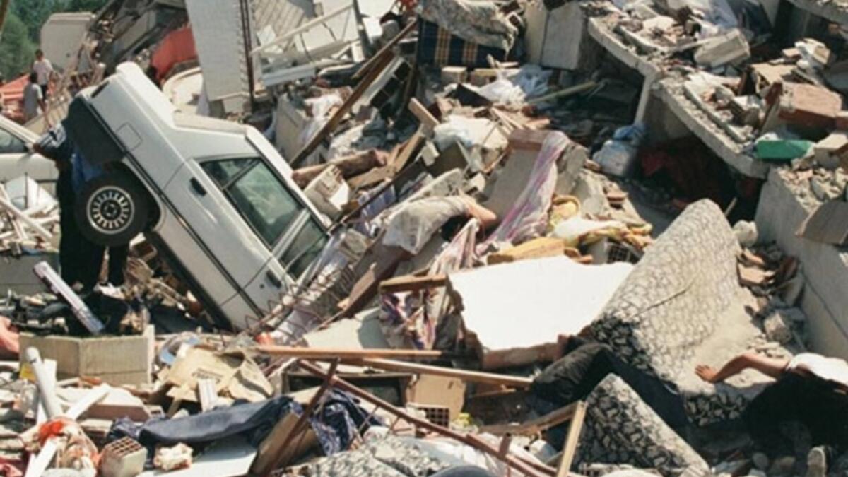 99 depremi kac saniye surdu 99 depremi kac siddetindeydi buyuklugu 99 depremi kac km derinlikte oldu gundem haberleri