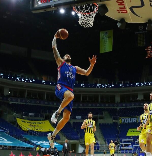 Fenerbahçe Bekoyu deviren Anadolu Efes, Basketbol Süper Liginde şampiyon oldu