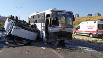 Gaziantep'te feci kaza! 3'ü ağır 22 yaralı