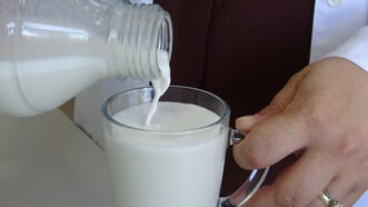 'Bitkisel süt’ üretimi başladı! 'Vejetaryenler ile veganlar tercih ediyor'