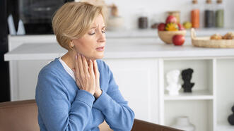Her boğaz ağrısı enfeksiyon kaynaklı olmayabilir! Uzmanı uyardı