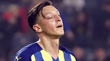 Fenerbahçe'de Ali Koç ile Mesut Özil görüştü! İkinci şans için gitti alınan karar takımda şok etkisi yarattı..