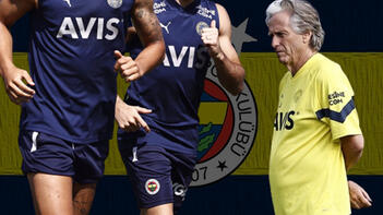 Fenerbahçe'de deprem! Kampın en iyi iki yerli futbolcusu takımdan ayrılıyor
