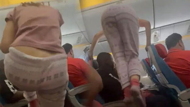 Havada yolcu uçağnı birbirine kattı: Beni bu lanet uçaktan indirin!