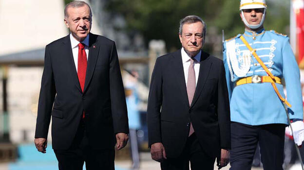 İtalya Başbakanı Draghi Türkiye'de! Cumhurbaşkanı Erdoğan resmi törenle karşıladı