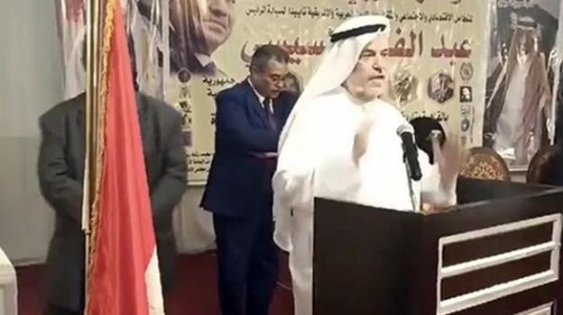 Suudi Arabistanlı işadamı Mısır Cumhurbaşkanı Sisi’yi överken kalp krizi geçirdi