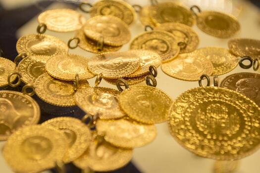 Altın fiyatları düşecek mi? İslam Memiş'ten gram altın için yeni rekor tahmini ve tarih! Gram altın, çeyrek altın, yarım altın ve tam altında son durum