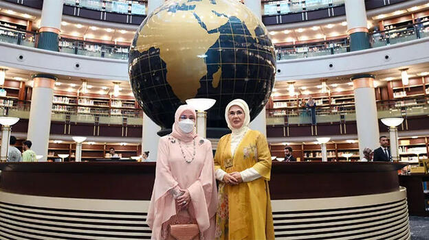 Emine Erdoğan ve Kraliçe Iskandariah Cumhurbaşkanlığı Millet Kütüphanesi'ni ziyaret etti