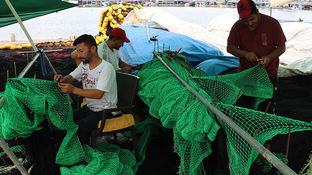 Balıkçılar yeni sezon için hazırlıklarını sürdürüyor! 1 Eylül’de yasak bitiyor