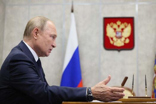 Putin, dünyanın şiddetle karşı çıktığı kararnameyi imzaladı!