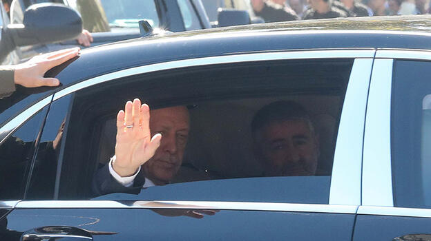 Cumhurbaşkanı Erdoğan cuma namazını Dolmabahçe Camii'nde kıldı
