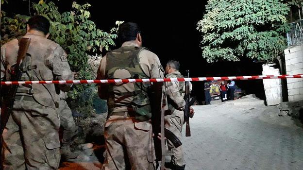 Gaziantep'te eve düzenlenen silahlı saldırıda anne- oğul öldü, gelini ile 2 torunu yaralandı