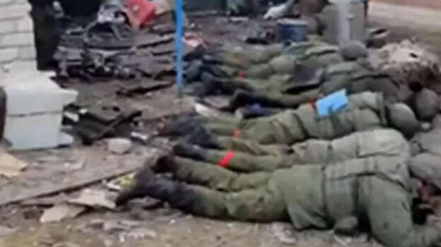 Ukrayna'da teslim olan Rus askerlerinin korkunç sonu! Dünyayı şok eden görüntüler...