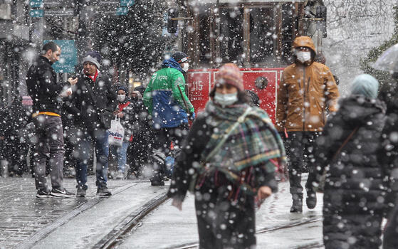 Kar yağışı başladı! Meteoroloji yoğun kar için tarih verdi, kara kış tüm Türkiye'yi ele geçirecek