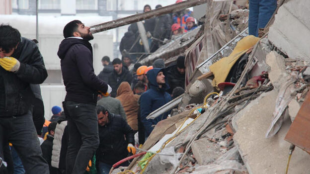 Deprem bölgesindeki vatandaşa Türk Telekom'dan konuşma ve internet desteği