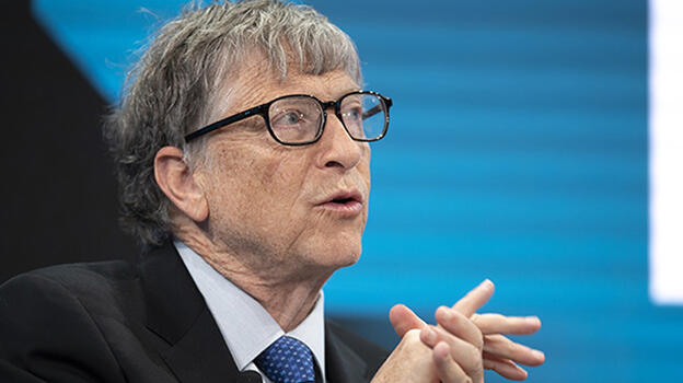 Bill Gates en büyük pişmanlığını anlattı: Otoparkı izleyerek...
