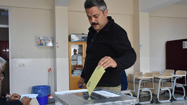 Sivas’ta oy kullanma işlemi başladı