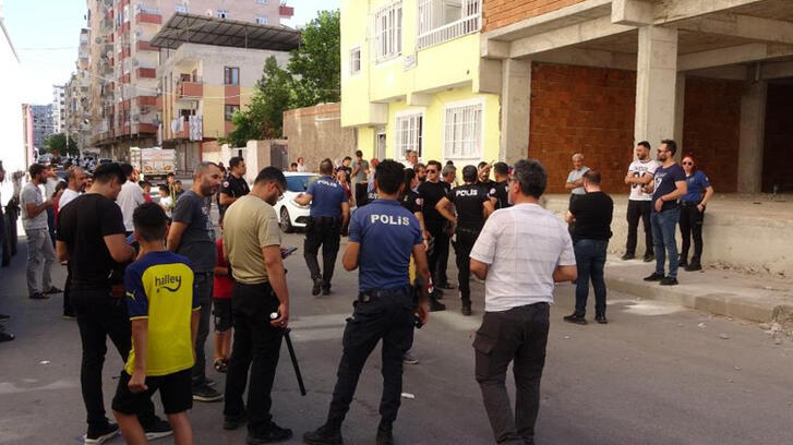 Diyarbakır’da akrabalar arası taşlı sopalı kavga: 3 yaralı