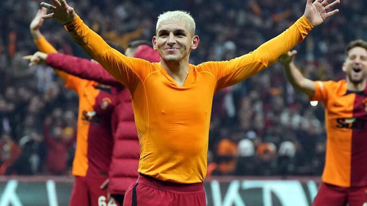 Torreira yıldız futbolcuyu takibe aldı Galatasaray taraftarlarını heyecan sardı