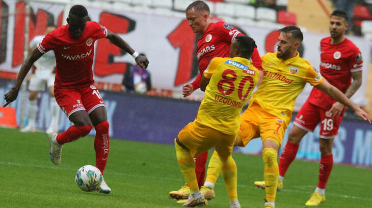 Spor Toto Süper Lig'de Antalyaspor Kayserispor'a gol yağdırdı