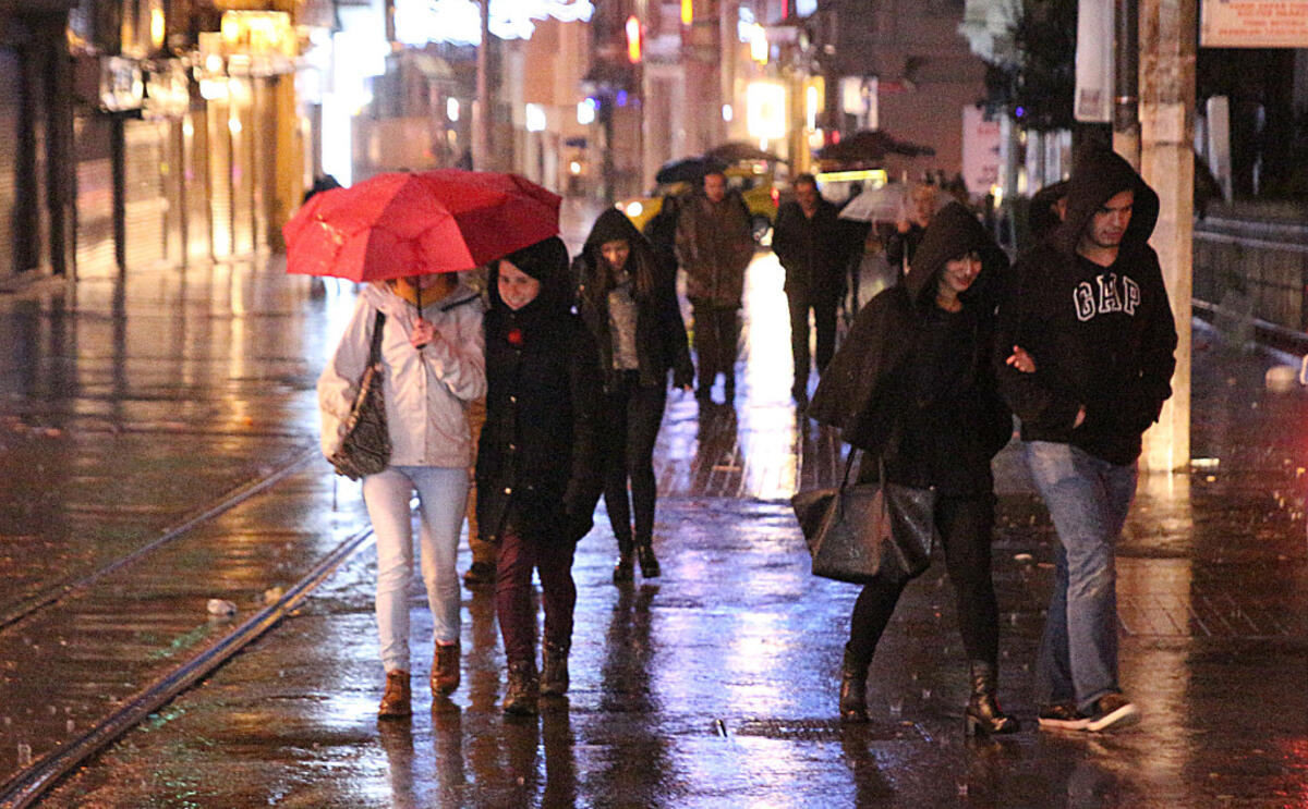 istanbul da gece yagmur etkili oldu