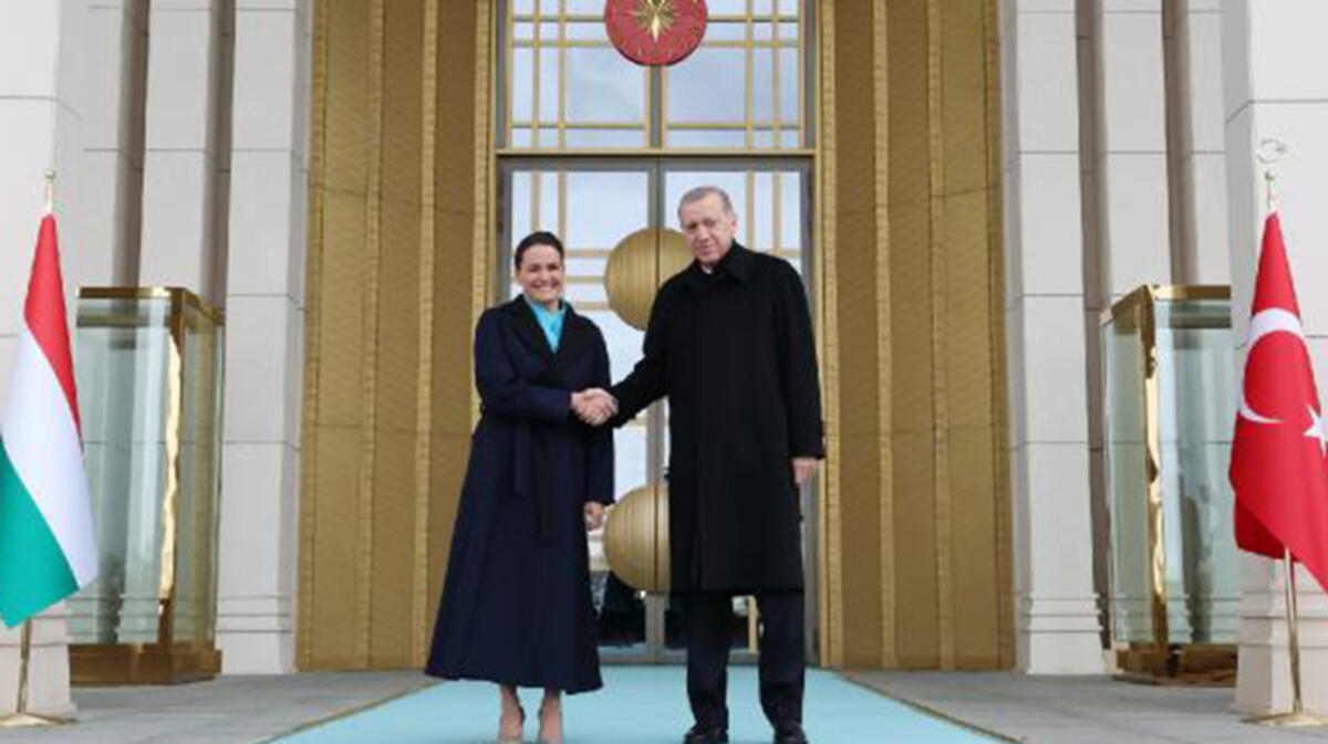Cumhurbaşkanı Erdoğan Macaristan Cumhurbaşkanı Novak'ı resmi törenle karşıladı