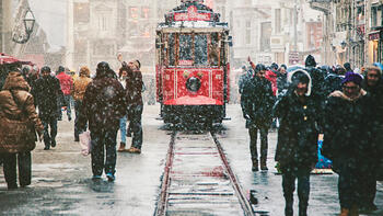 kar geliyor istanbul icin ilk kez tarih verildi sicakliklar dusuyor kar yerden kalkmadan yeni yagis baslayacak