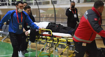 Akhisar Belediyespor Başantrenörü Cengiz Karadağ, maç sırasında kalp krizi geçirdi
