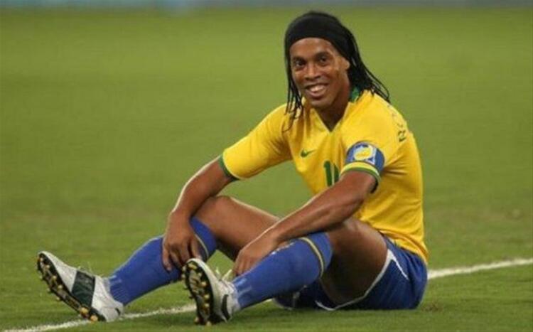 Barcelonada oynarken maçlardan önce seks yapar ve sahada yararını görürdüm. Ronaldinho.