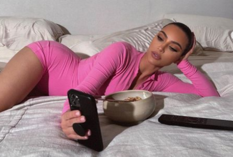 Kim Kardashianın sevgilisi Pete Davidsondan eski eşe mesaj: Karınla yataktayım