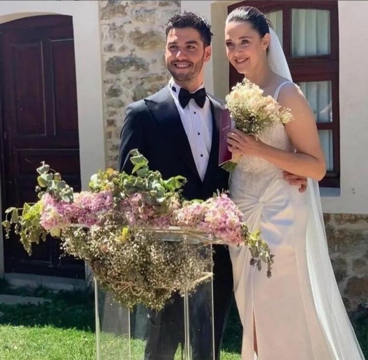 Melis Birkan ile Aras Aydın evlendi Düğüne ünlü akını...