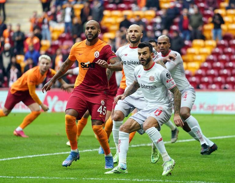 Galatasaray galibiyet hasretine Antalyaspor karşısında son verdi
