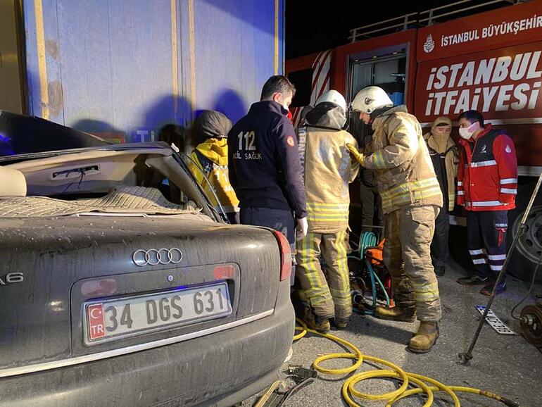 Kuzey Marmara Otoyolu’nda korkunç kaza Lüks otomobil tır dorsesinin altına girdi: 2 ağır yaralı