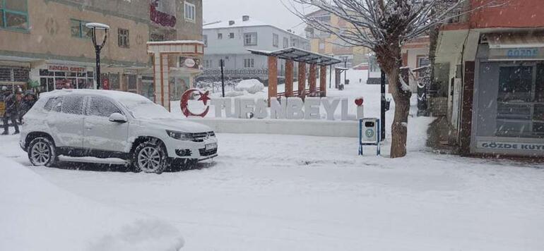 Okullara kar tatili Valilikler peş peşe duyurdu: Çok sayıda şehirde eğitime kar engeli...