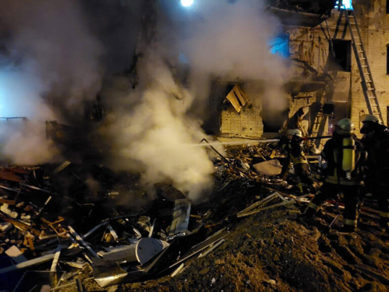 Rusya-Ukrayna savaşında son dakika gelişmesi Kiev ateş altında, bomba yağıyor, çok sayıda ölü ve yaralı var...