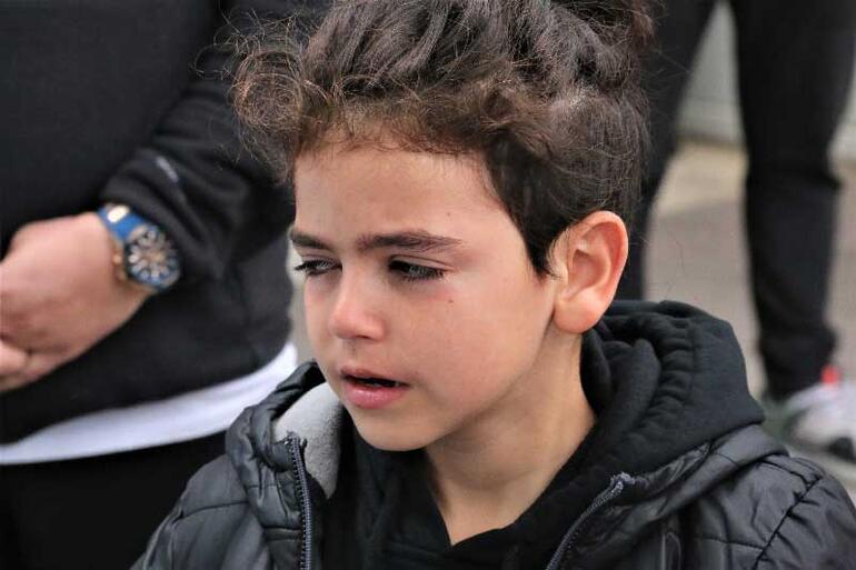 Mahra Melin Pınar gözyaşları içinde uğurlandı Yürek yakan sözler: Ablan melek oldu yavrum