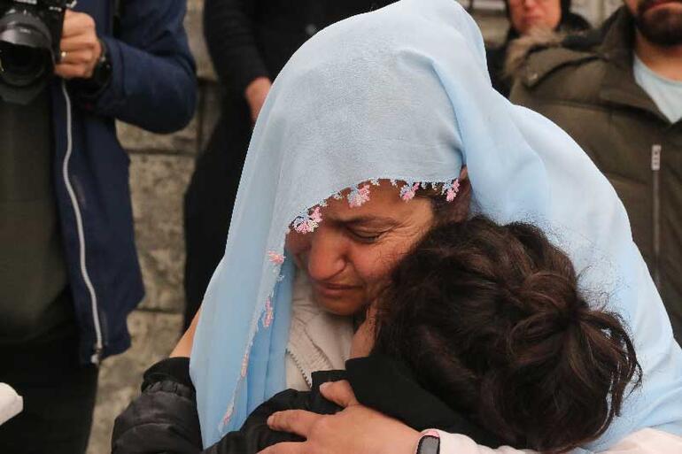 Mahra Melin Pınar gözyaşları içinde uğurlandı! Yürek yakan sözler: Ablan melek oldu yavrum - Resim : 6