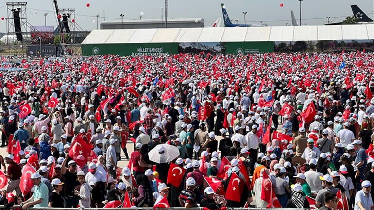 İstanbul’da fetih coşkusu Atatürk Havalimanı Millet Bahçesi ile taçlanıyor Cumhurbaşkanı Erdoğan ilk fidanı dikti