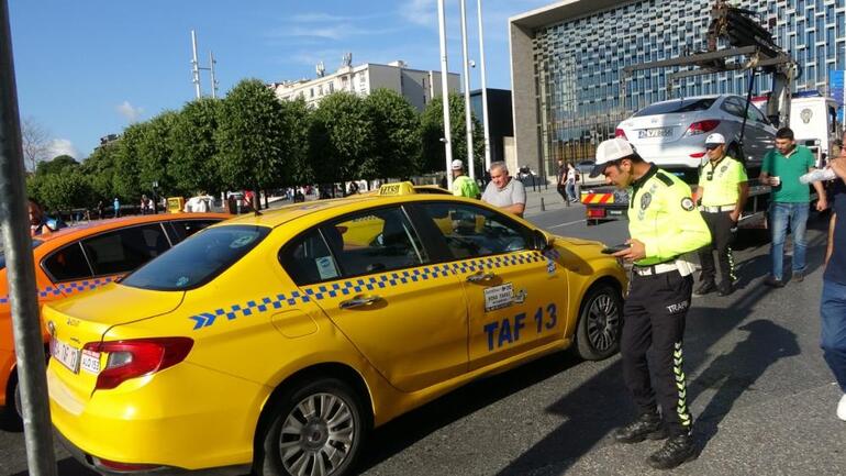 Taksim’de yapılan denetimde taksicilere ceza yağdı