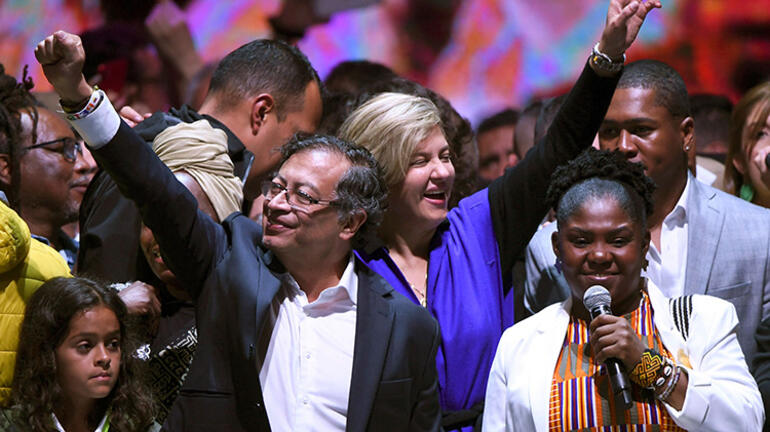 Kolombiyanın yeni devlet başkanı Gustavo Petro oldu