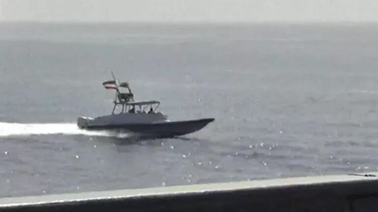 İran ve ABD Basra Körfezi’nde karşı karşıya geldi