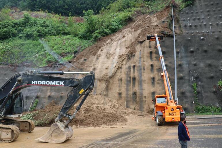 Bolu Dağı Tüneli’nde toprak kayması İstanbul yönü trafiğe kapatıldı