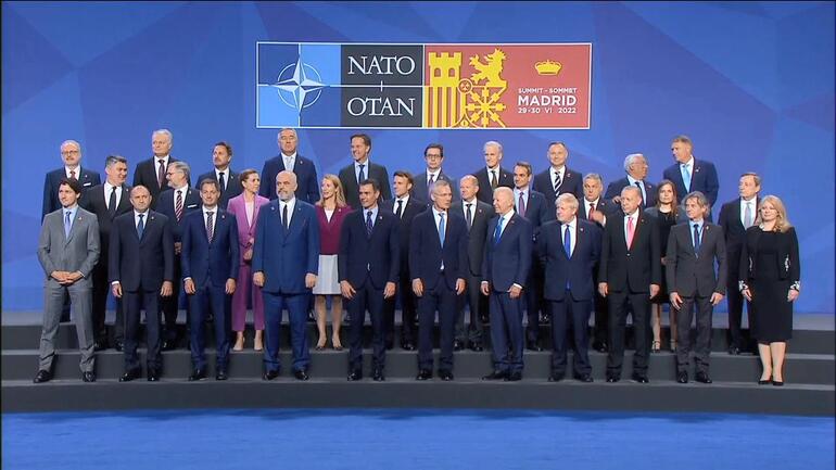 NATO’da liderler bir arada Aile fotoğrafı sonrası zirve başladı