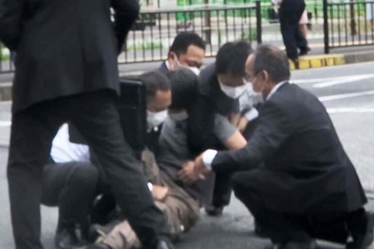Şinzo Abeye suikast Vurulma anı ortaya çıktı