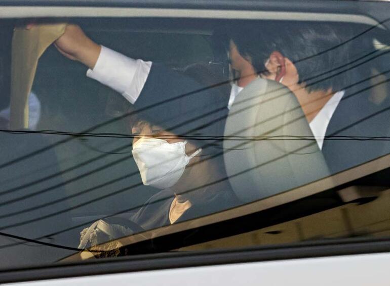 Japonyanın eski Başbakanı Shinzo Abe suikasta uğradı  Hastanede hayatını kaybetti..