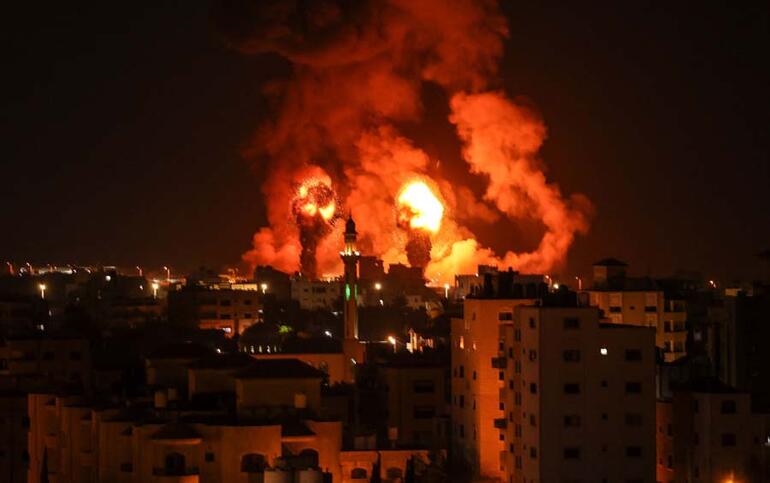 Tarihi zirveden sonra İsrail Gazzeyi vurdu