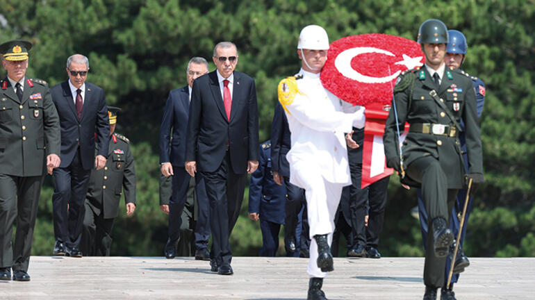 Cumhurbaşkanı Erdoğan başkanlığında YAŞ toplantısı sona erdi