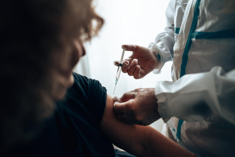 Almanyadan flaş karar Aşının geçerlilik süresi değişiyor: Taze aşılı kavramı dikkat çekti