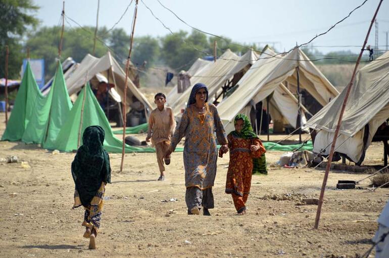Pakistandaki sel felaketinde ölü sayısı bin 663’e yükseldi